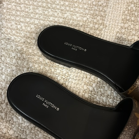 Lv womens sandals - Picture 4 of 5